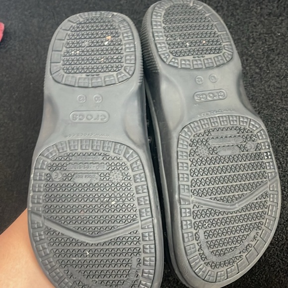 Black crocs - Picture 3 of 3